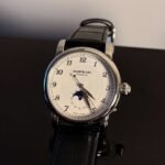 Montblanc Moonphase Um relógio que reflete sofisticação atemporal. O Montblanc...