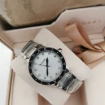 Bvlgari Moeda 

Tamanho 34mm
Base eta linha Premium 
Valor 580,00 

#relógiodelu...