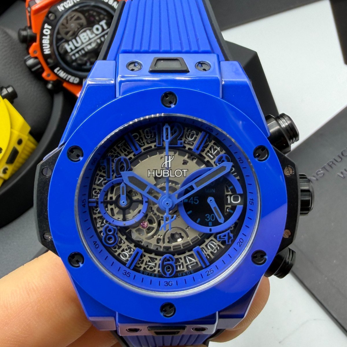 a43f4e_540b08cf973a4dc6b2978cd3c966b817mv2 Hublot Big Bang 20th Anniversary King - Blue Cerâmica Tungsténio 43mm - Imagem 1