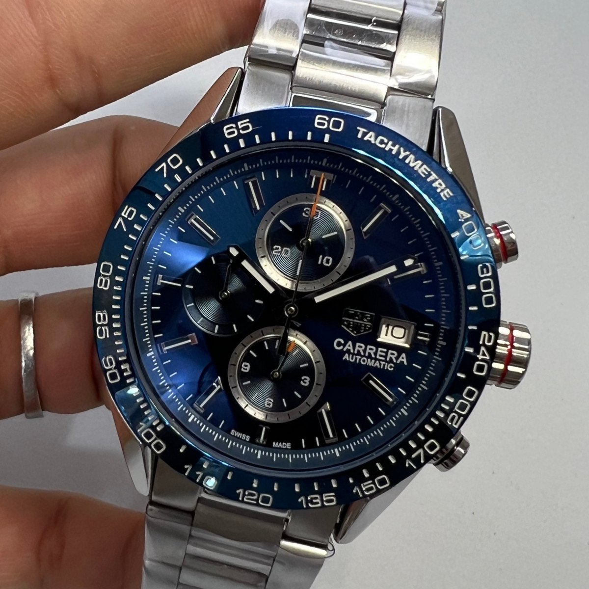 a43f4e_6c75d3807b444bd4b59592b48e6fe1c8mv2 TAG Heuer Carrera, Chronograph Eletrônico, 44 mm, Aço - Imagem 1