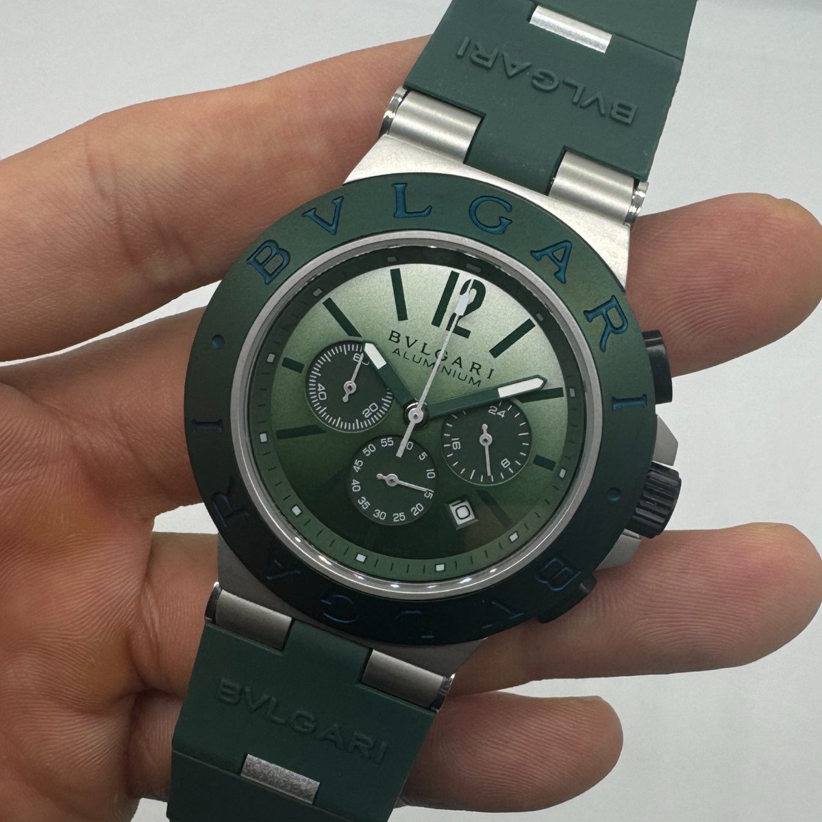 a43f4e_9e0166efccd646fa8f62c497ff72282bmv2 Bvlgari Aluminium Crono 44mm - Aço - Mostrador Verde - Imagem 1