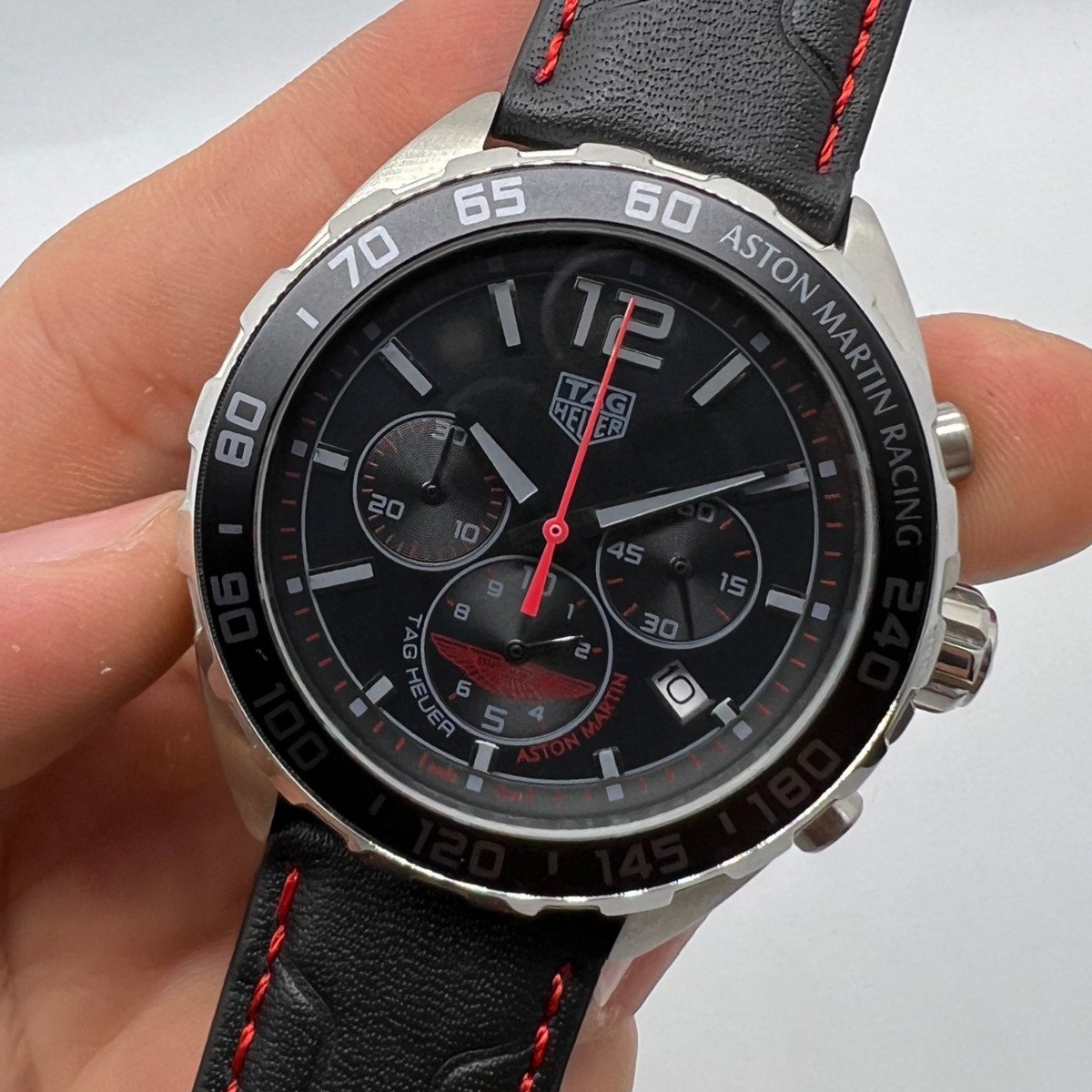 a43f4e_f0d73afb9a294951a2c24c43882243b4mv2 TAG Heuer Aston Martin Racing, Chronograph Eletrônico, 44 mm, Aço/Couro - Imagem 1