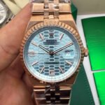 Rolex Oyster Perpetual Land‑Dweller 40mm Aço/Rose, Mostrador Azul Glacial